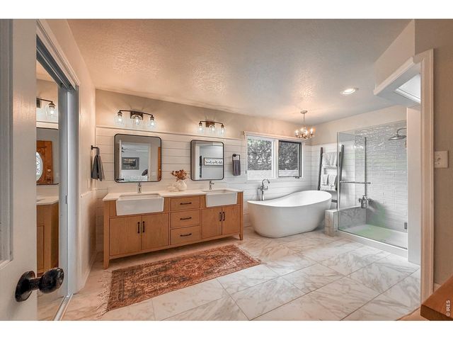 1204 Twin Peaks Cir, Longmont, CO 80503