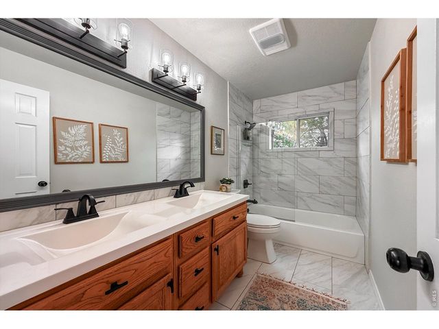 1204 Twin Peaks Cir, Longmont, CO 80503