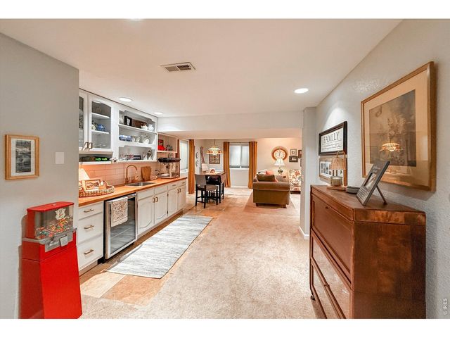 1204 Twin Peaks Cir, Longmont, CO 80503