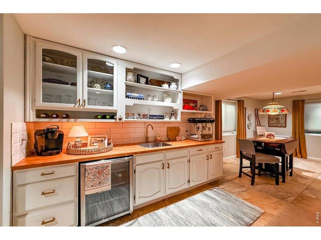 1204 Twin Peaks Cir, Longmont, CO 80503