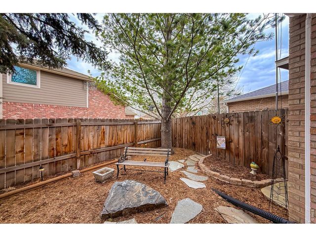 1204 Twin Peaks Cir, Longmont, CO 80503