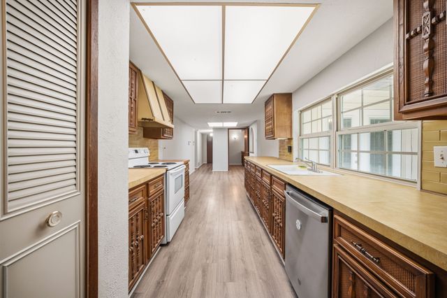 10828 Villa Haven Drive, Dallas, TX 75238