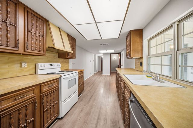 10828 Villa Haven Drive, Dallas, TX 75238