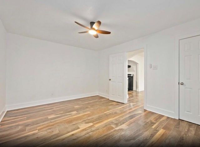 6043 Lyndhurst Drive, Houston, TX 77033