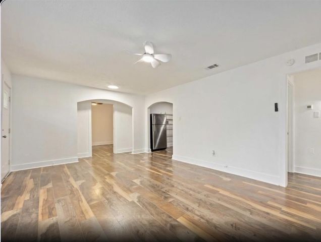 6043 Lyndhurst Drive, Houston, TX 77033