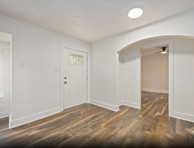 6043 Lyndhurst Drive, Houston, TX 77033