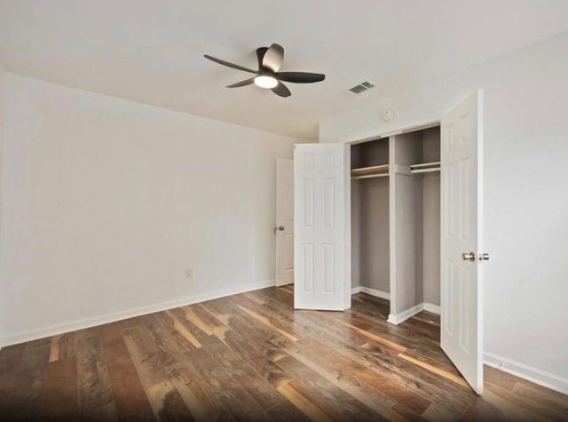 6043 Lyndhurst Drive, Houston, TX 77033