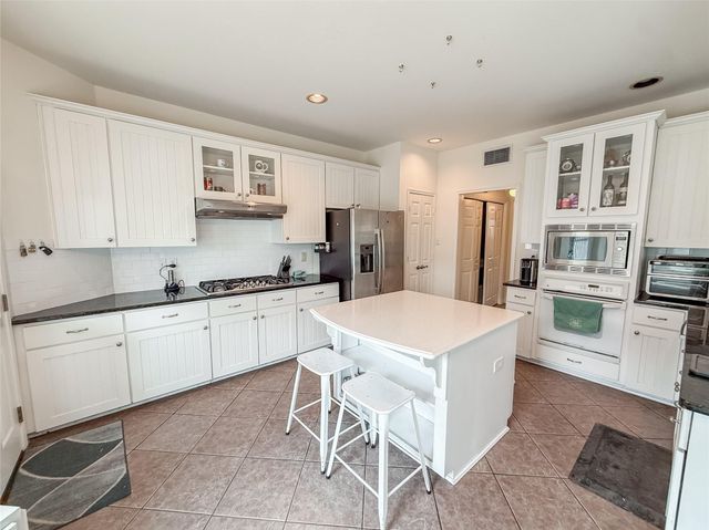 2605 Broussard Court, Seabrook, TX 77586