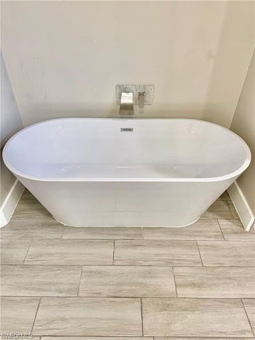 2512 NW 4th ST, Cape Coral, FL 33993