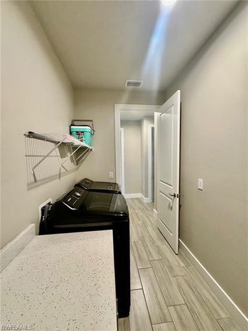 2512 NW 4th ST, Cape Coral, FL 33993