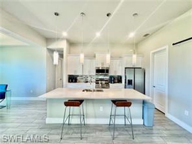 2512 NW 4th ST, Cape Coral, FL 33993