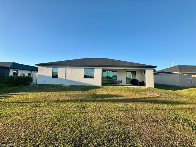 2512 NW 4th ST, Cape Coral, FL 33993
