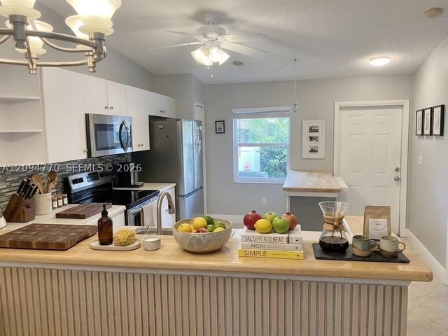 18952 NW Argosy Dr C, Boca Raton, FL 33496