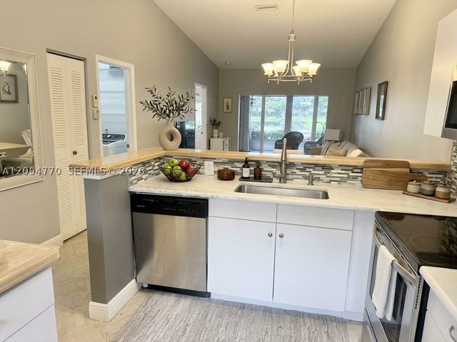 18952 NW Argosy Dr C, Boca Raton, FL 33496