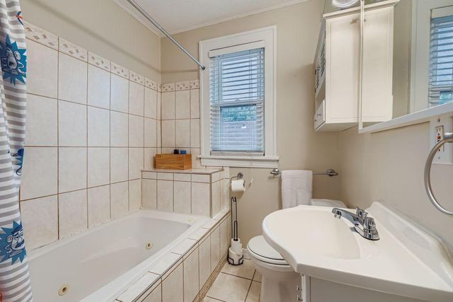 3835 Vincent Avenue N, Minneapolis, MN 55412