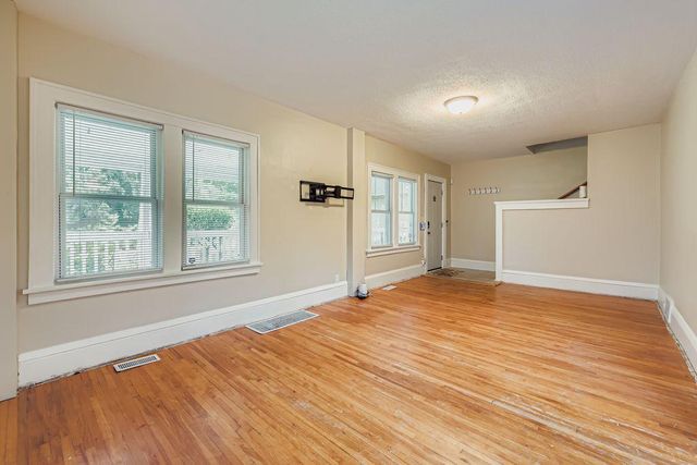 3835 Vincent Avenue N, Minneapolis, MN 55412