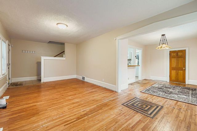 3835 Vincent Avenue N, Minneapolis, MN 55412