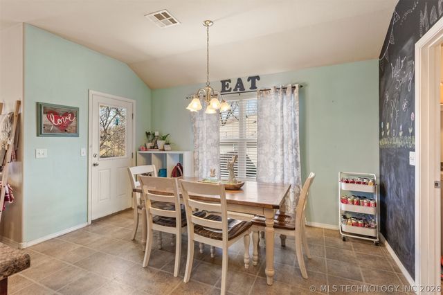 2805 W Glendale Street, Broken Arrow, OK 74011