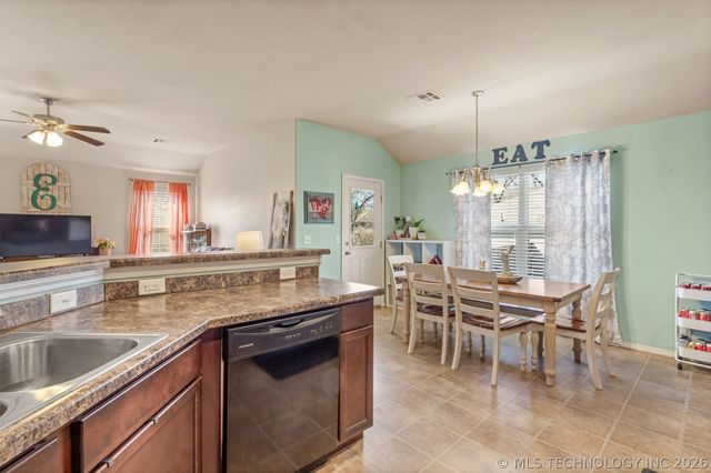 2805 W Glendale Street, Broken Arrow, OK 74011