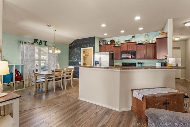 2805 W Glendale Street, Broken Arrow, OK 74011