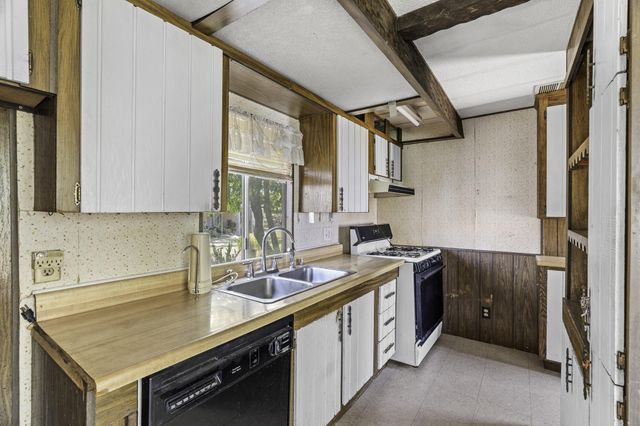 85 Rd 136, Delano, CA 93215