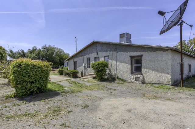 85 Rd 136, Delano, CA 93215