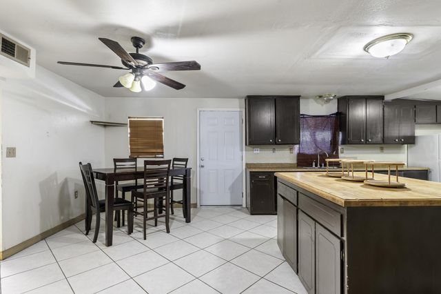 85 Rd 136, Delano, CA 93215