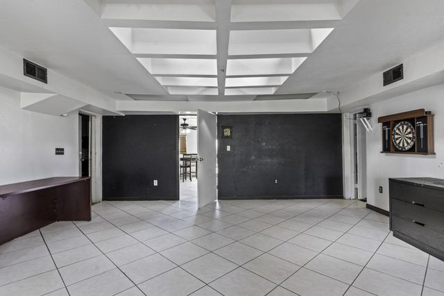 85 Rd 136, Delano, CA 93215