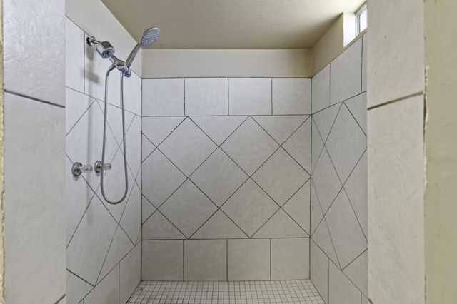 85 Rd 136, Delano, CA 93215