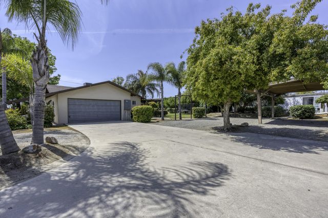 85 Rd 136, Delano, CA 93215