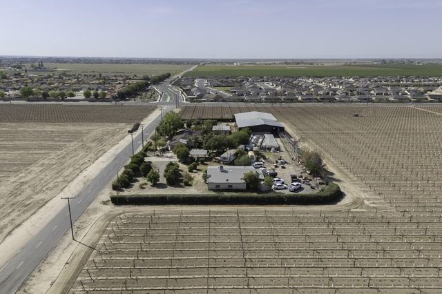 85 Rd 136, Delano, CA 93215