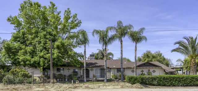 85 Rd 136, Delano, CA 93215