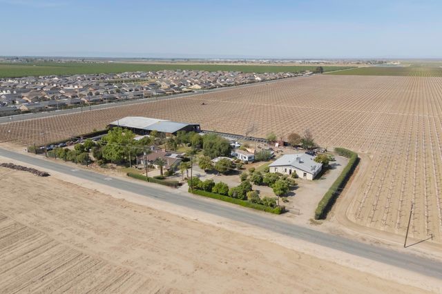 85 Rd 136, Delano, CA 93215