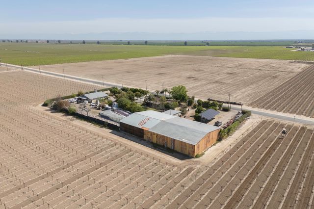 85 Rd 136, Delano, CA 93215