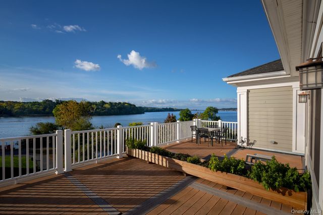 61 Bryant Avenue 317, Roslyn Harbor, NY 11576
