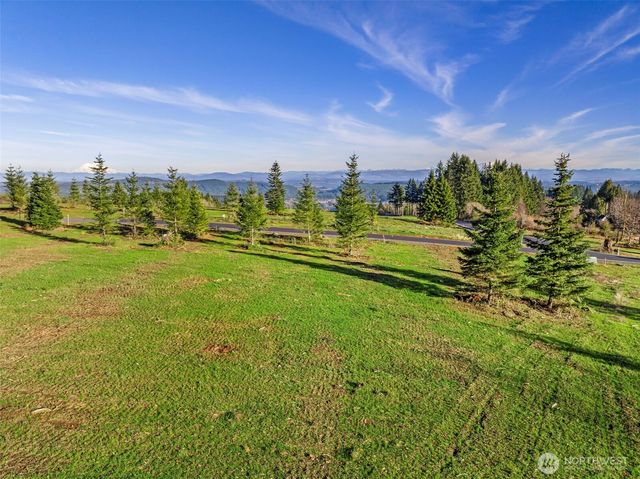 232 Suncrest Drive, Castle Rock, WA 98611