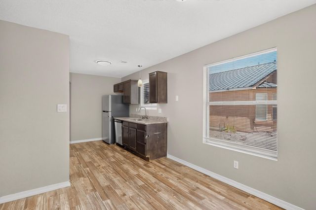 141 18th Street SE, Rio Rancho, NM 87124