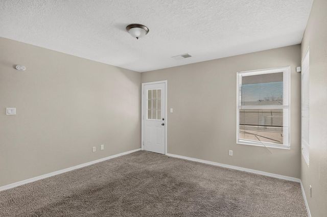 141 18th Street SE, Rio Rancho, NM 87124