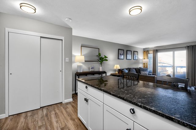 2121 Nicholasville Road 204, Lexington, KY 40503