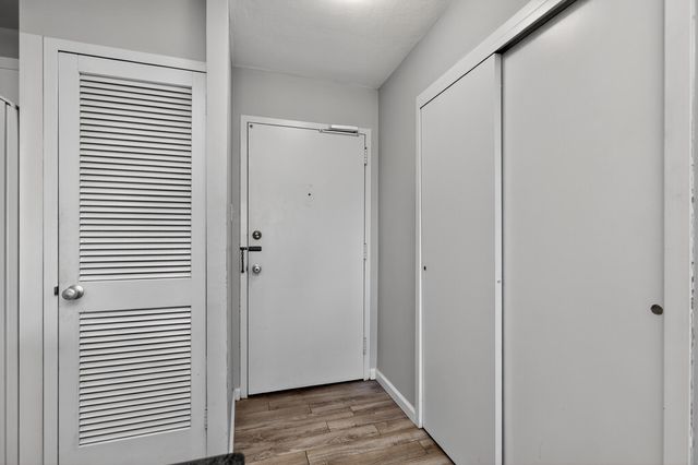 2121 Nicholasville Road 204, Lexington, KY 40503