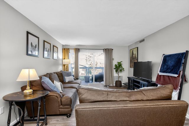 2121 Nicholasville Road 204, Lexington, KY 40503