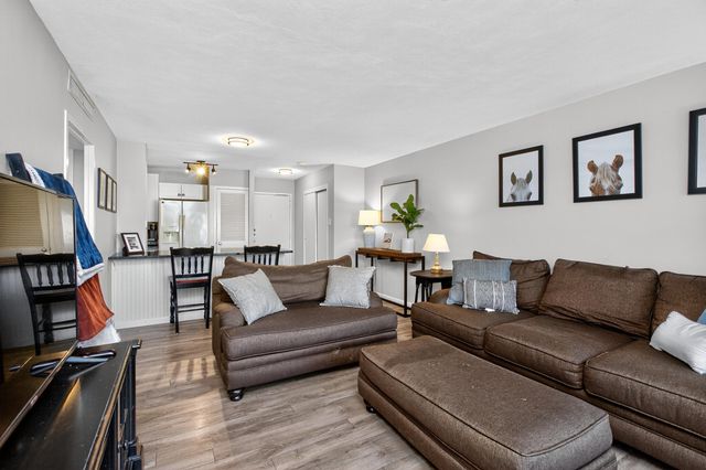 2121 Nicholasville Road 204, Lexington, KY 40503