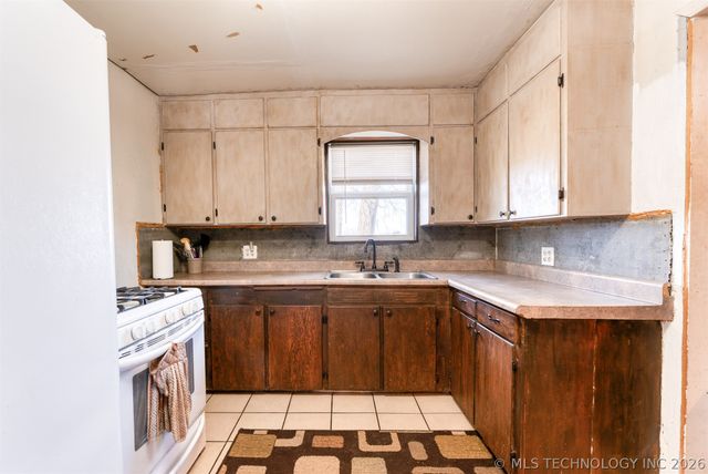 5413 N 105th West Avenue, Sand Springs, OK 74063