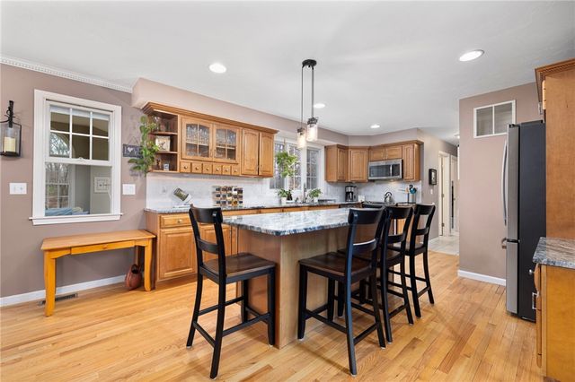 33 Old Meadow Lane, Cumberland, RI 02864