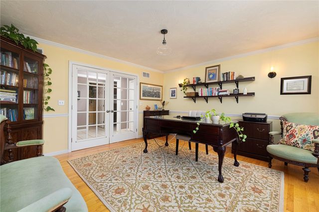 33 Old Meadow Lane, Cumberland, RI 02864