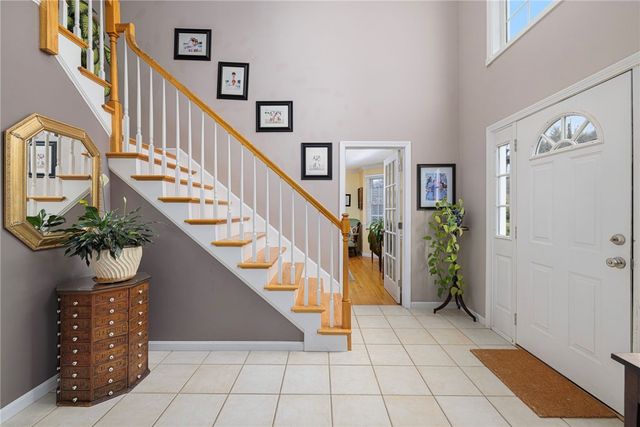 33 Old Meadow Lane, Cumberland, RI 02864