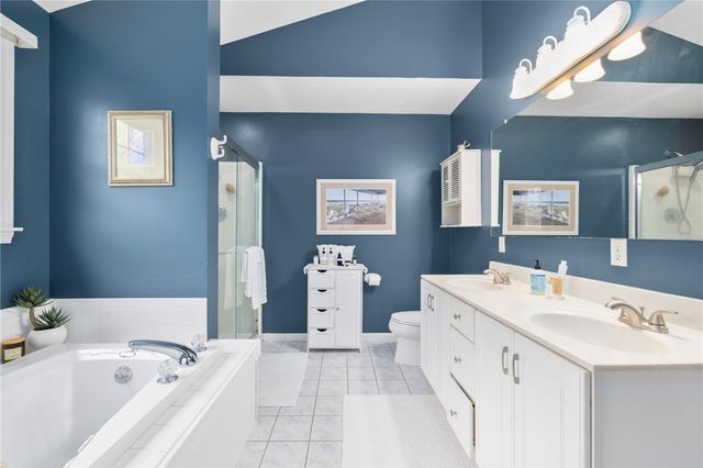 33 Old Meadow Lane, Cumberland, RI 02864