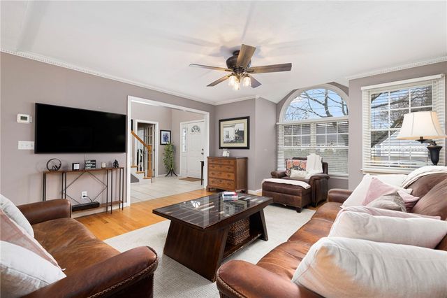 33 Old Meadow Lane, Cumberland, RI 02864