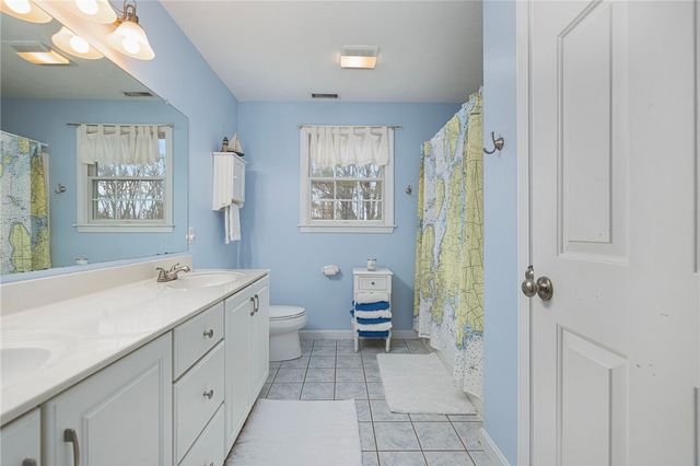 33 Old Meadow Lane, Cumberland, RI 02864