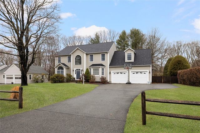 33 Old Meadow Lane, Cumberland, RI 02864